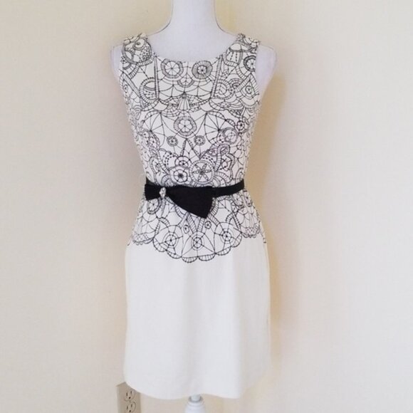 LILLY PULITZER Ivory embroidered Size S Dress